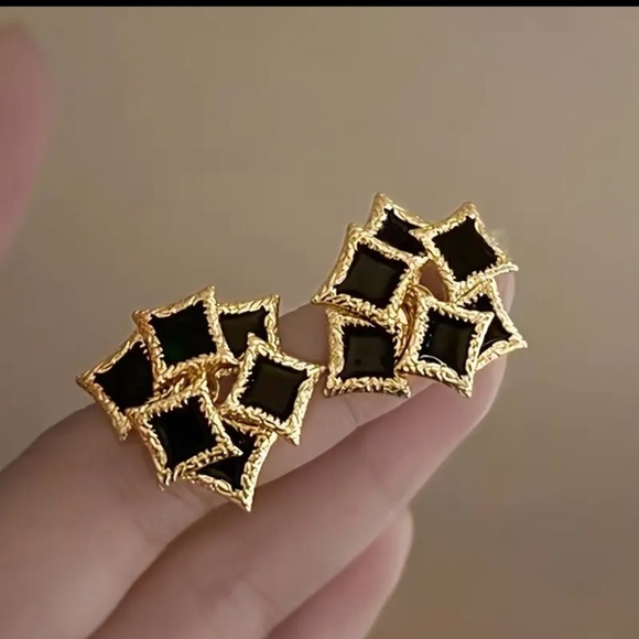 Elegant Black and Gold Geometric Earrings - Picture 2 of 4